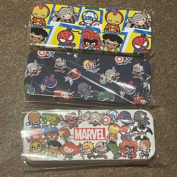 Choose one marvel storage container - Picture 1 of 2